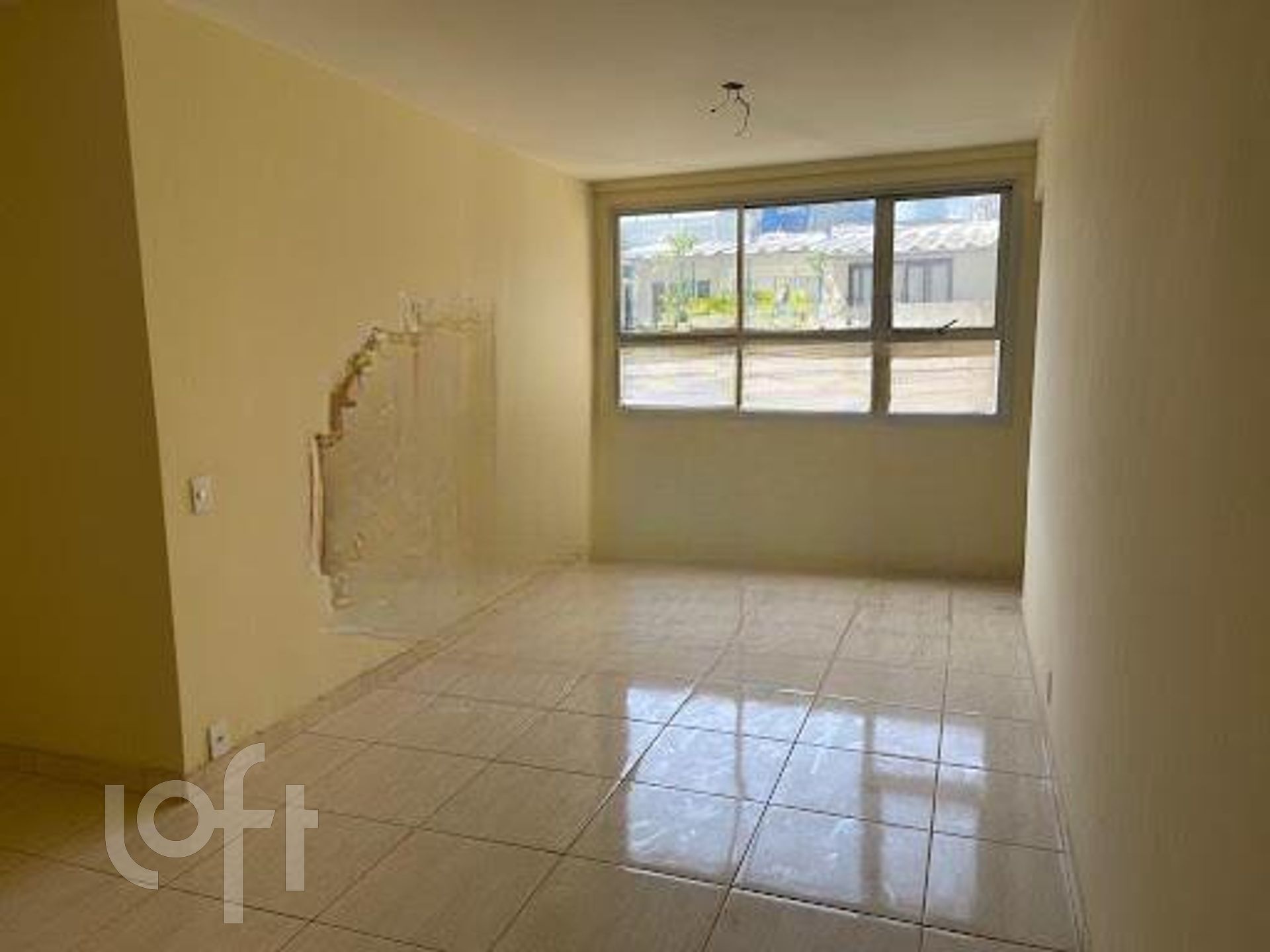 Apartamento à venda com 2 quartos, 76m² - Foto 1