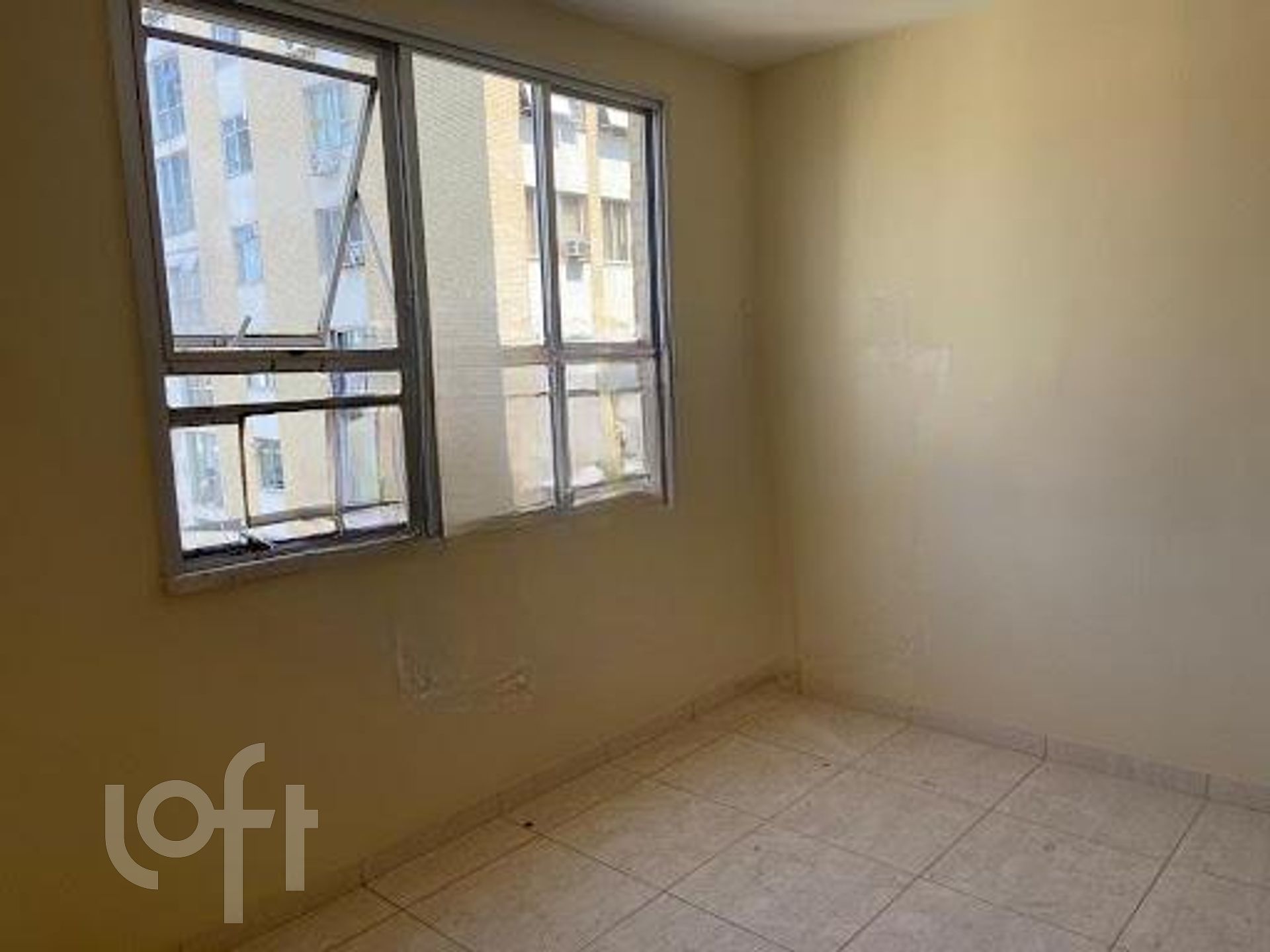 Apartamento à venda com 2 quartos, 76m² - Foto 2