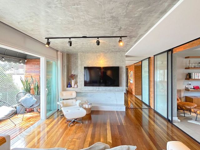 Apartamento com 122m², 3 dormitórios, 1 suíte, 1 vaga, Bela Vista em Porto Alegre