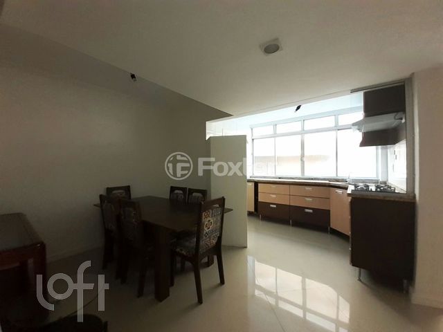 Apartamento com 77m², 2 dormitórios, 1 suíte, 1 vaga, Menino Deus em Porto Alegre