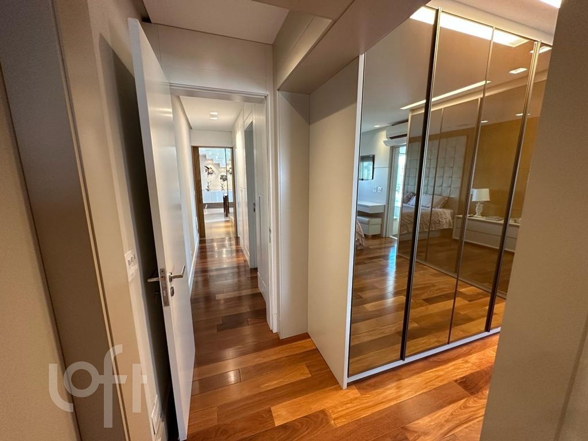 Apartamento à venda com 4 quartos, 210m² - Foto 15