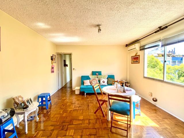 Apartamento com 73m², 2 dormitórios, Independência em Porto Alegre