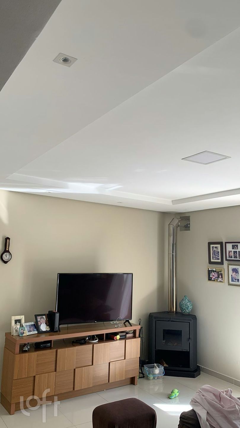 Casa com 184m², 3 dormitórios, 1 suíte, 3 vagas, Chácara das Pedras em Porto Alegre