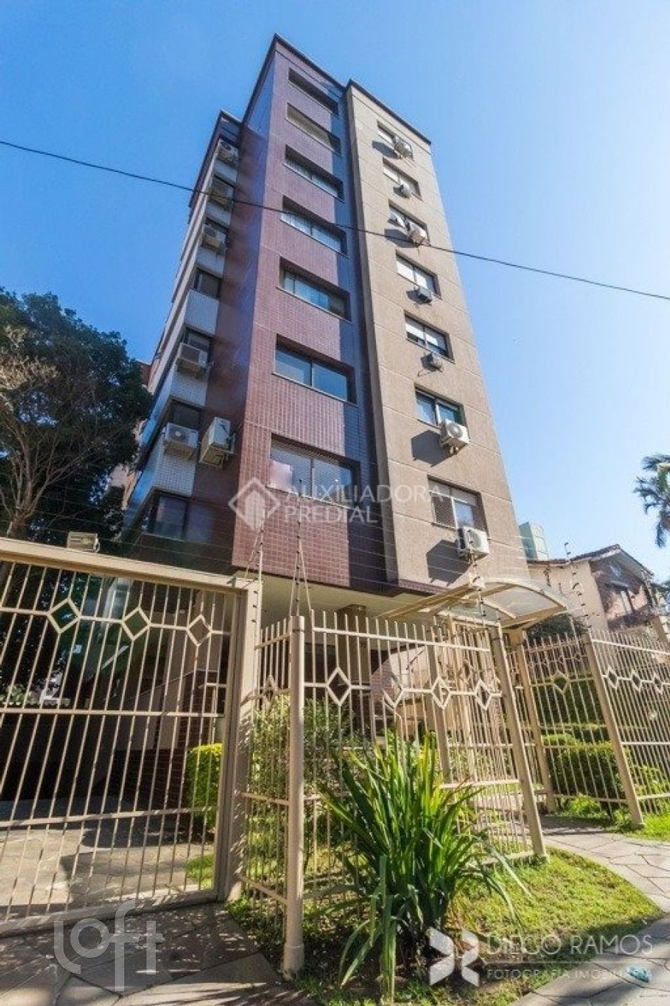 Apartamento com 142m², 3 dormitórios, 1 suíte, 2 vagas, Petrópolis em Porto Alegre