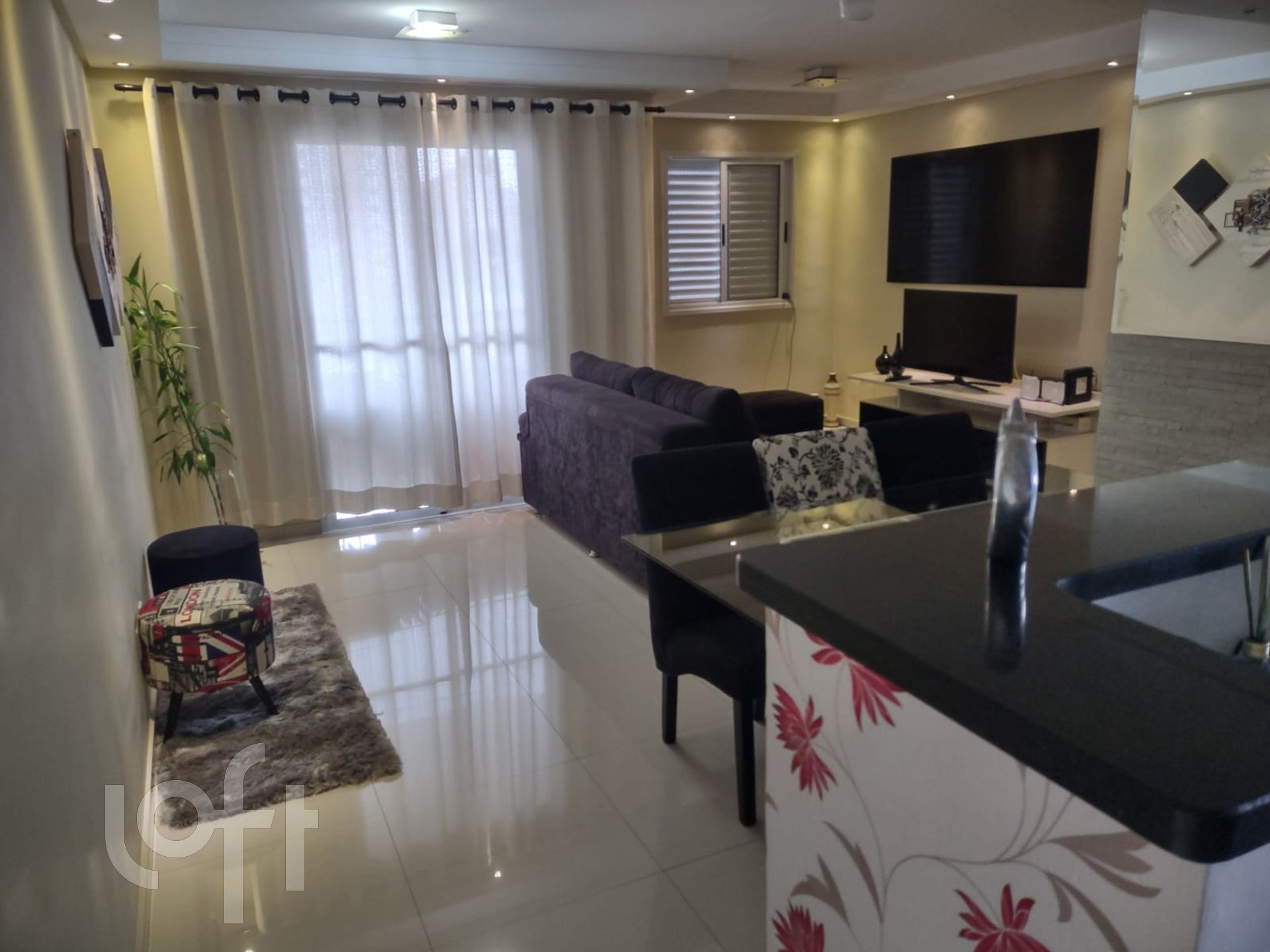 Apartamento à venda com 3 quartos, 73m² - Foto 1