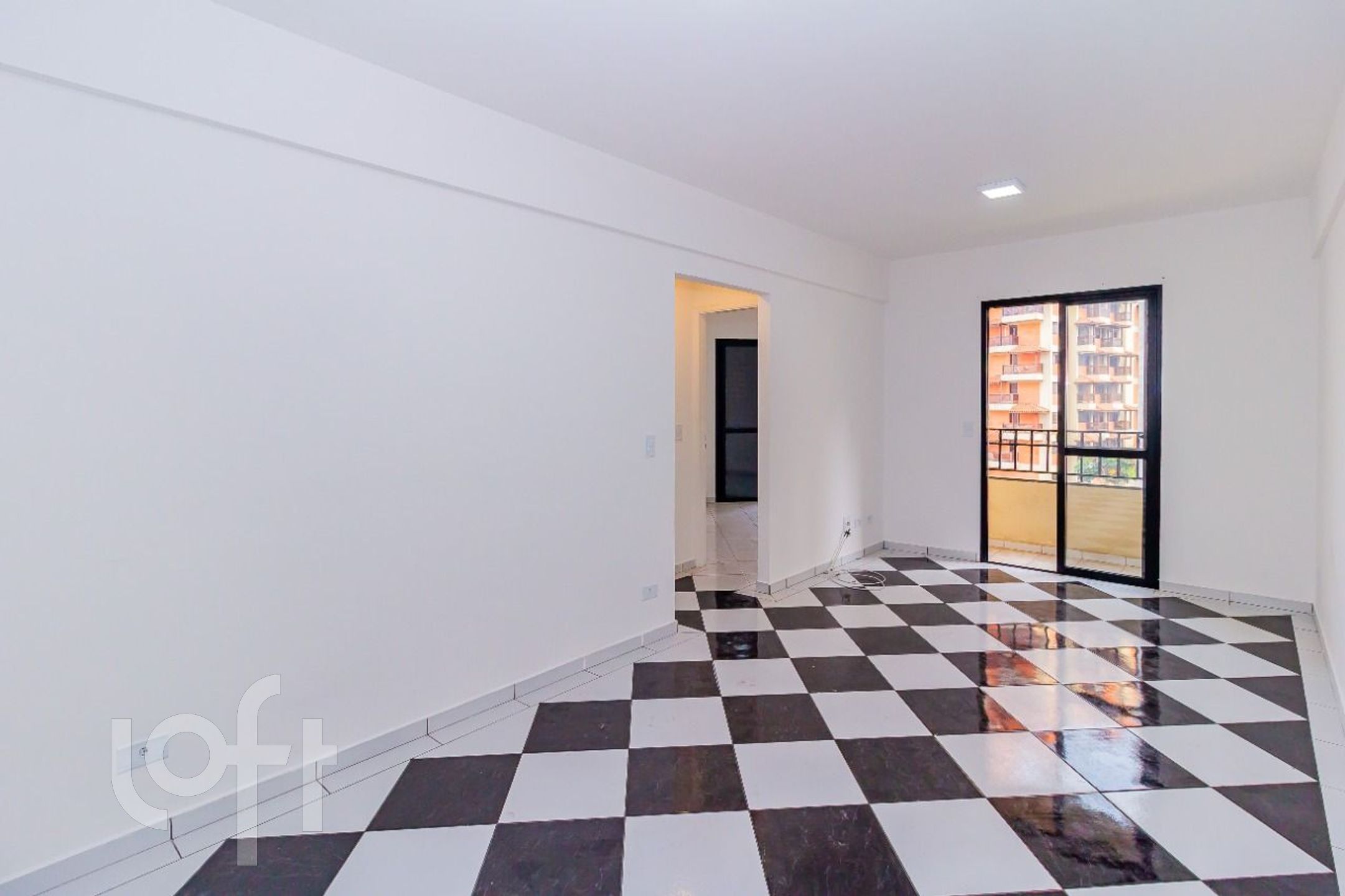 Apartamento à venda com 2 quartos, 65m² - Foto 1