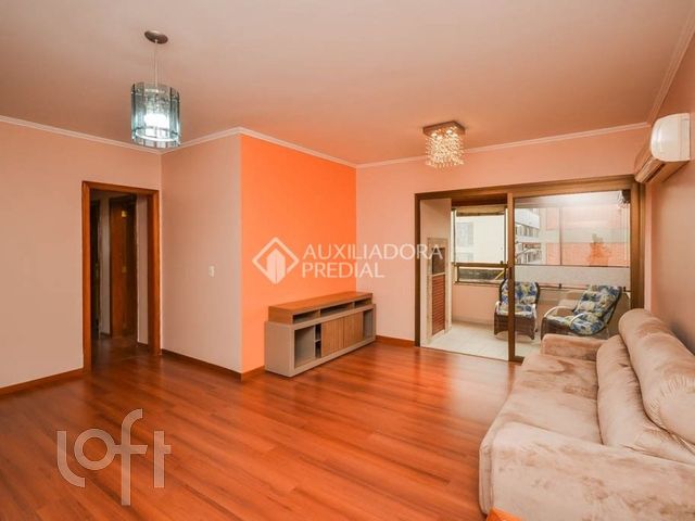 Apartamento com 119m², 3 dormitórios, 1 suíte, 2 vagas, Menino Deus em Porto Alegre