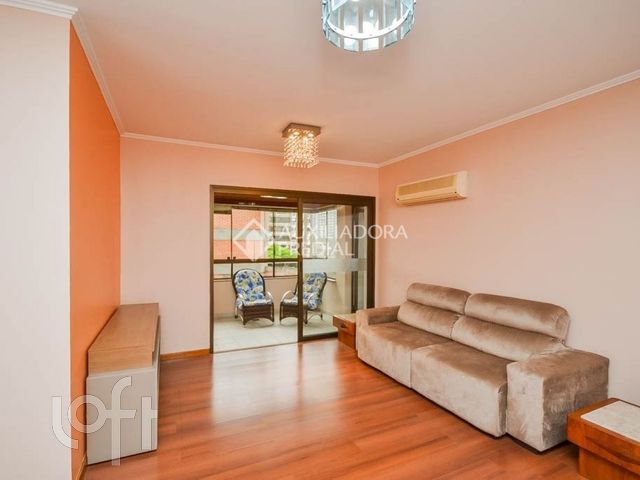 Apartamento com 119m², 3 dormitórios, 1 suíte, 2 vagas, Menino Deus em Porto Alegre