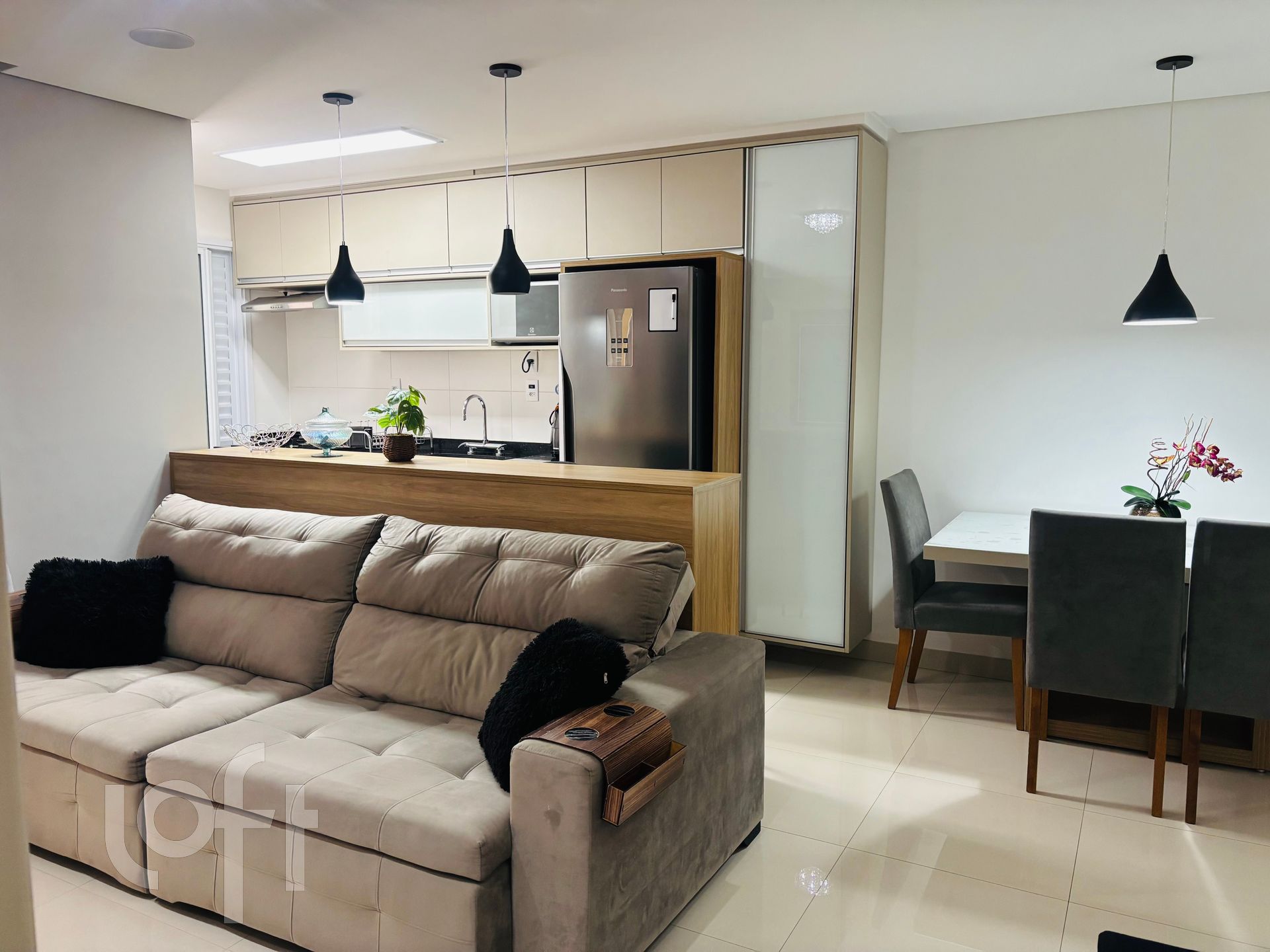 Apartamento à venda com 2 quartos, 69m² - Foto 2