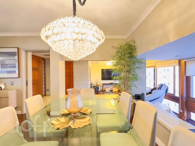 Apartamento com 396m², 3 dormitórios, 1 suíte, 3 vagas, Moinhos de Vento em Porto Alegre