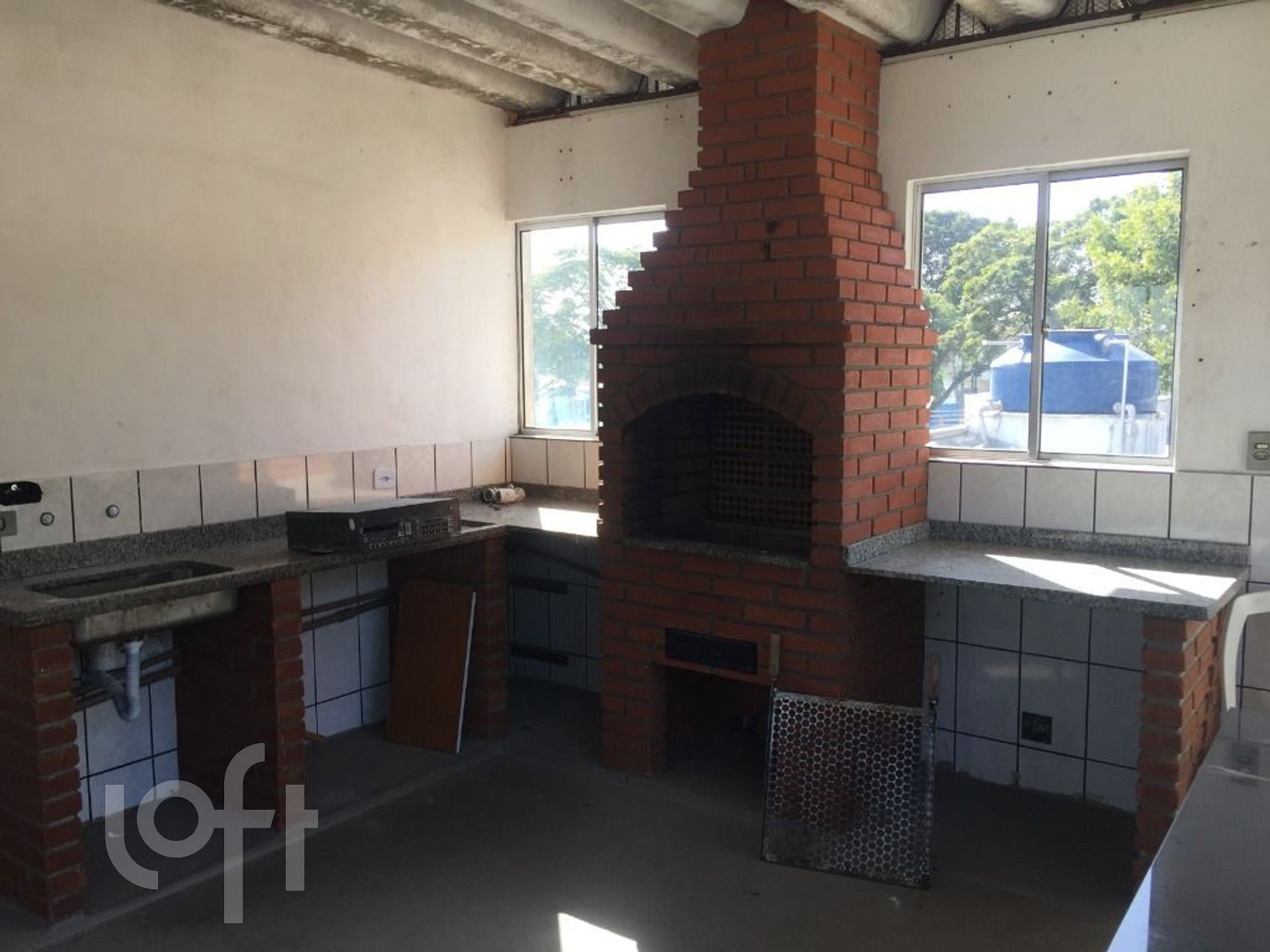 Casa à venda com 4 quartos, 150m² - Foto 1