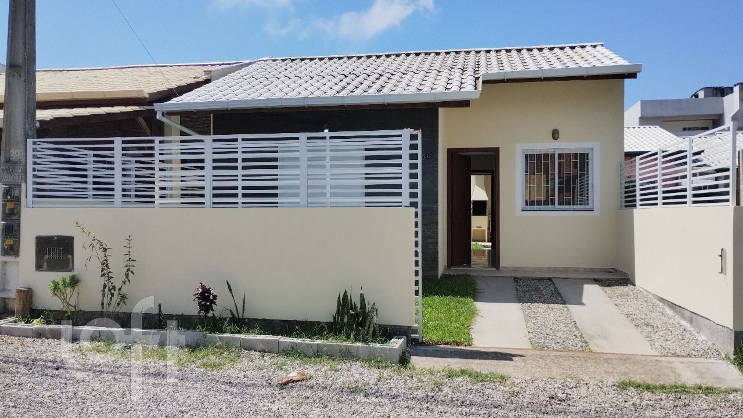 Casa à venda em Ingleses com 50 m², 2 quartos, 1 vaga