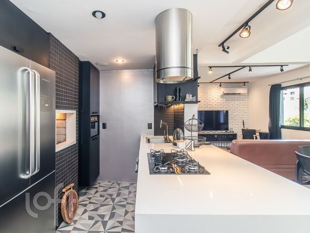 Apartamento com 101m², 3 dormitórios, 2 suítes, 2 vagas, Moinhos de Vento em Porto Alegre