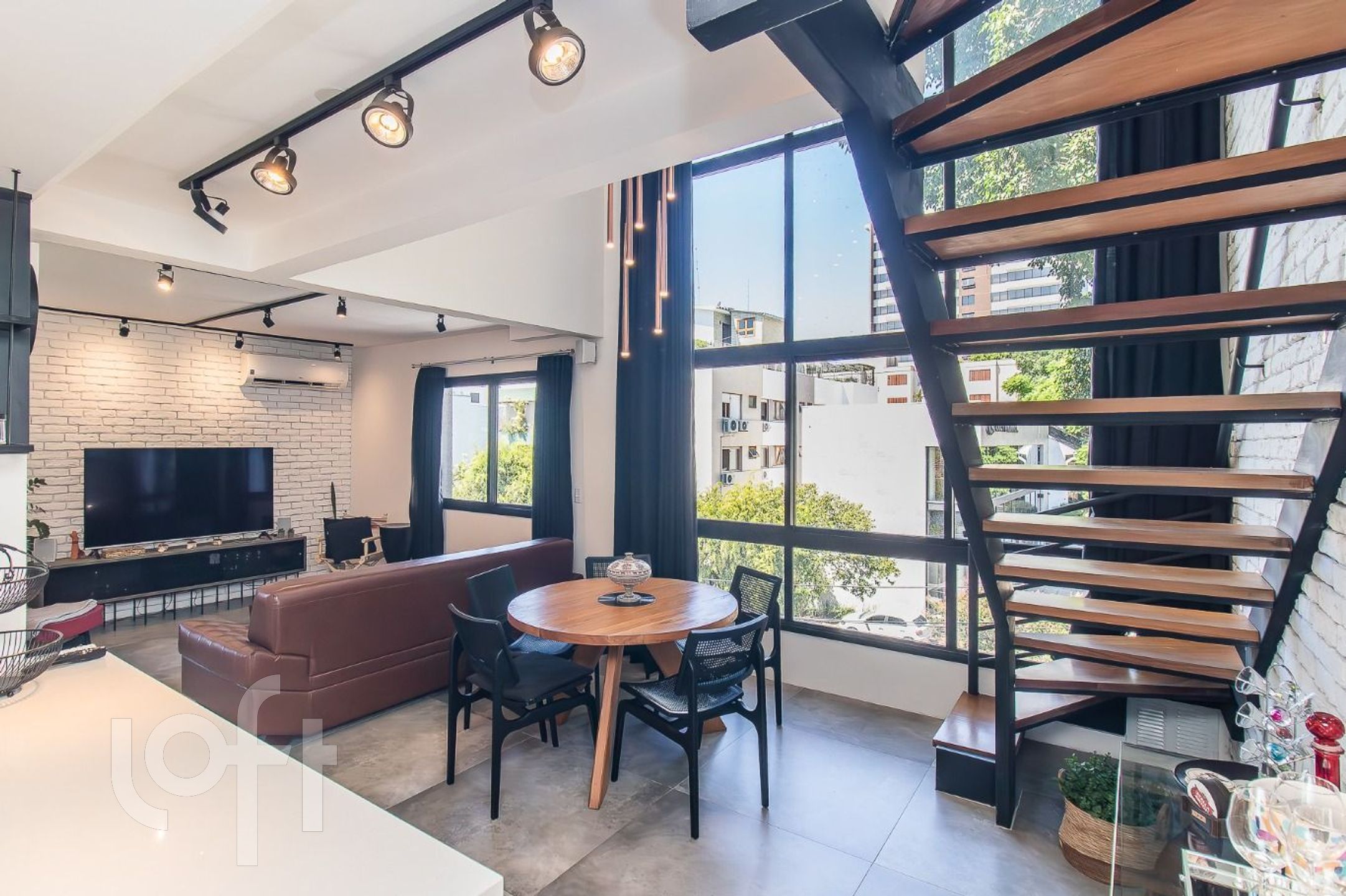 Apartamento com 101m², 3 dormitórios, 2 suítes, 2 vagas, Moinhos de Vento em Porto Alegre