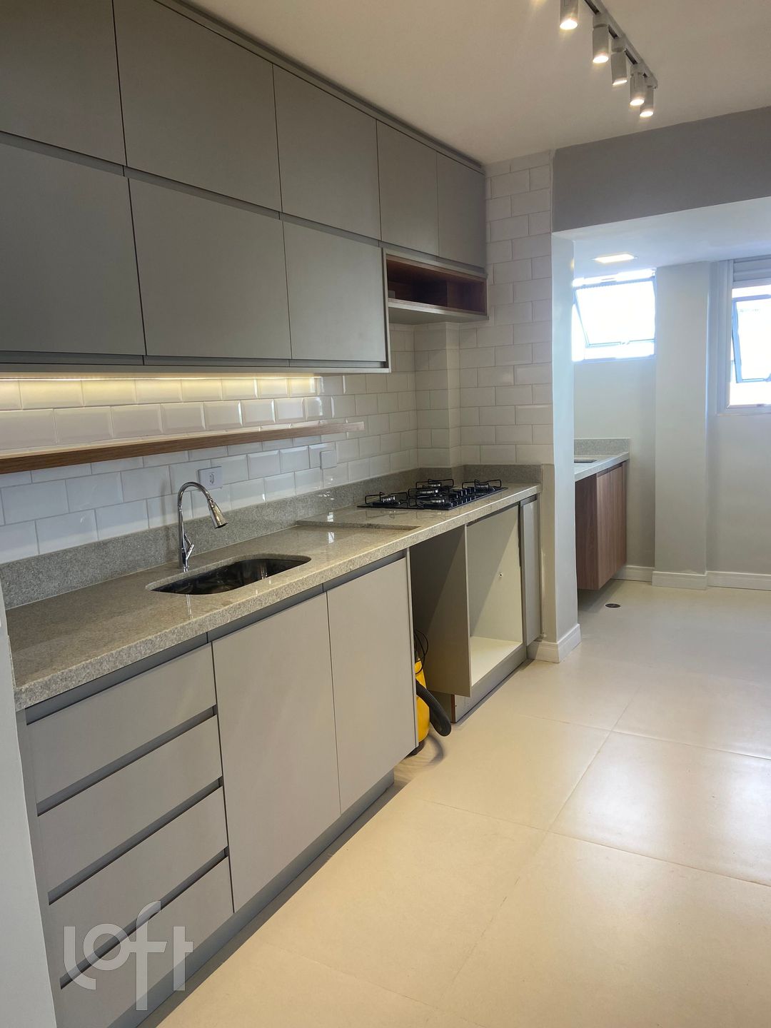 Apartamento à venda com 2 quartos, 69m² - Foto 5