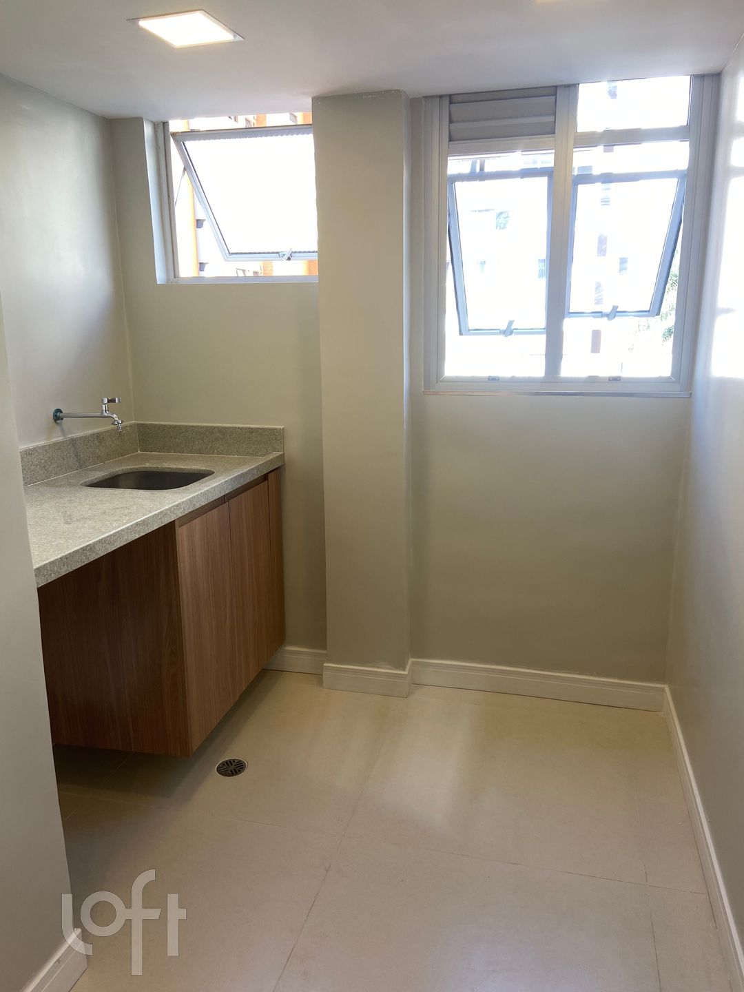 Apartamento à venda com 2 quartos, 69m² - Foto 7