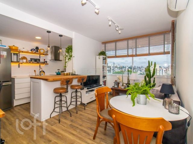 Apartamento com 50m², 1 dormitório, 1 suíte, 1 vaga, Petrópolis em Porto Alegre