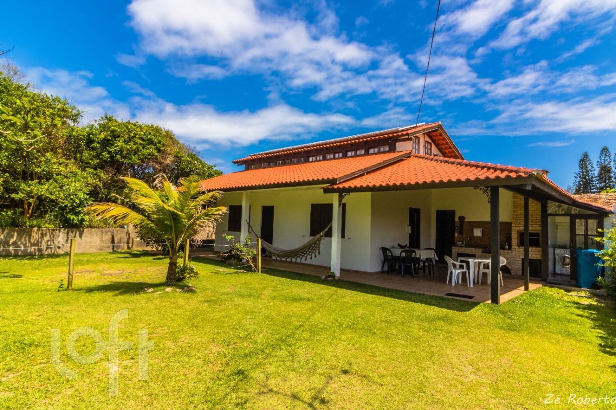 Casa à venda em Santinho com 148 m², 3 quartos, 5 vagas