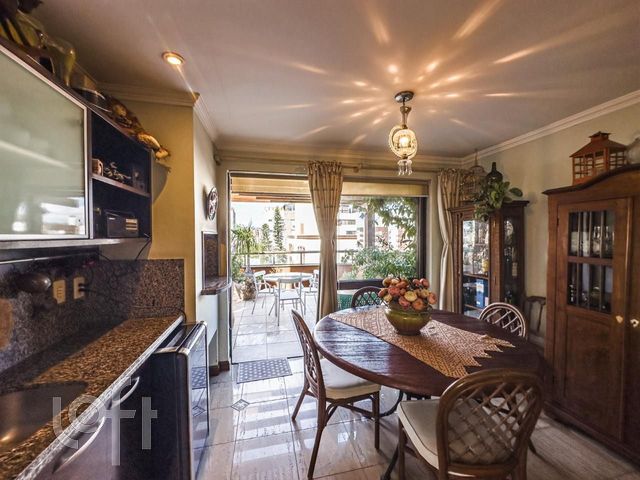 Apartamento com 158m², 3 dormitórios, 1 suíte, Petrópolis em Porto Alegre