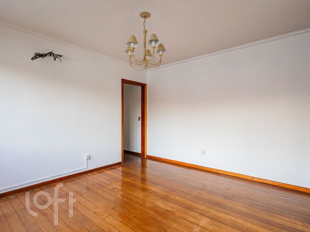 Apartamento com 74m², 2 dormitórios, 1 vaga, Auxiliadora em Porto Alegre