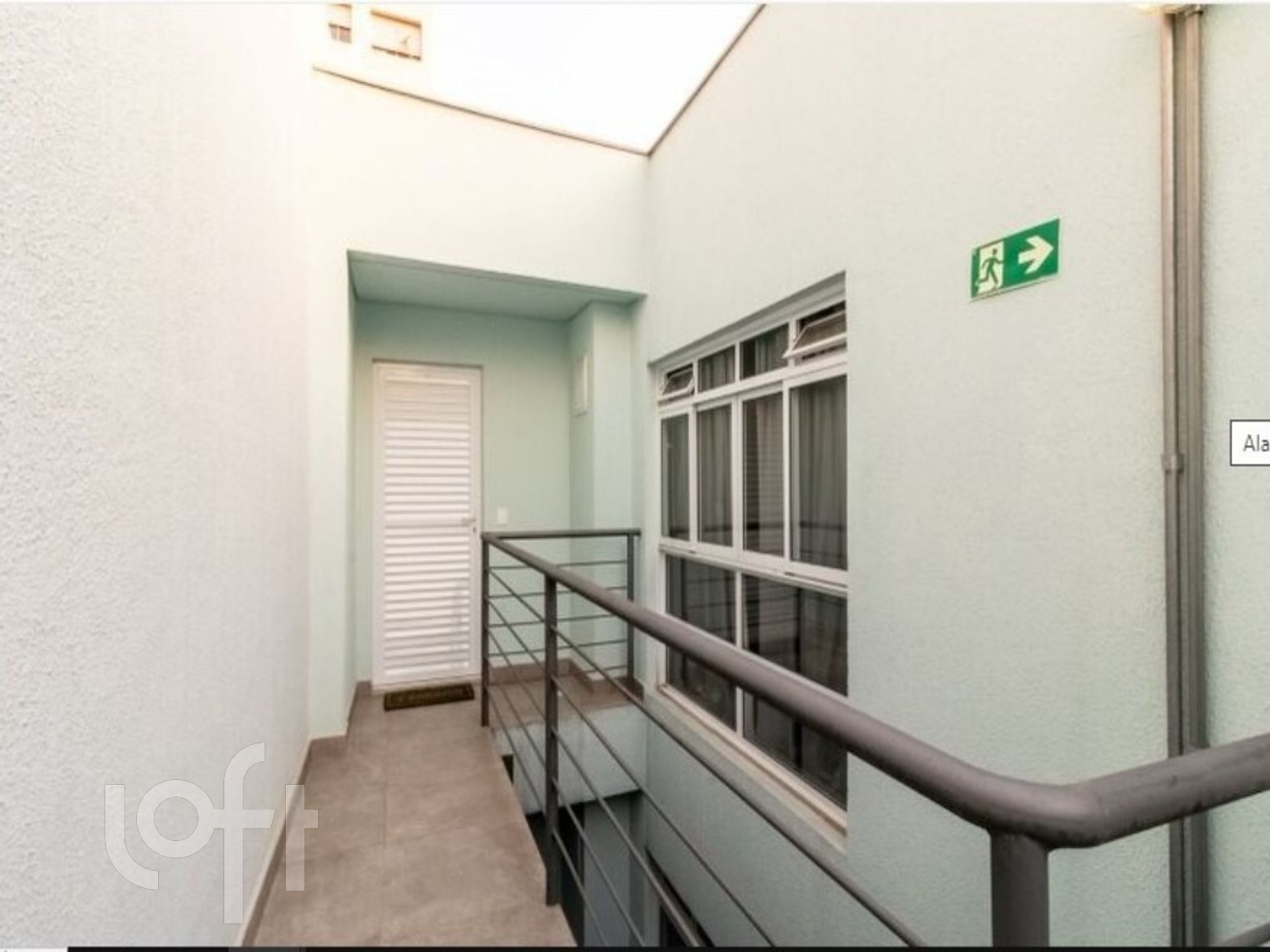 Apartamento à venda com 1 quarto, 198m² - Foto 2