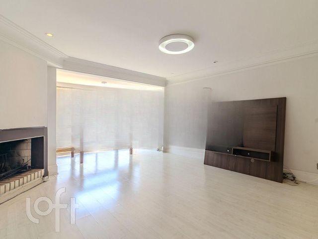 Apartamento com 125m², 3 dormitórios, 1 suíte, 1 vaga, Moinhos de Vento em Porto Alegre