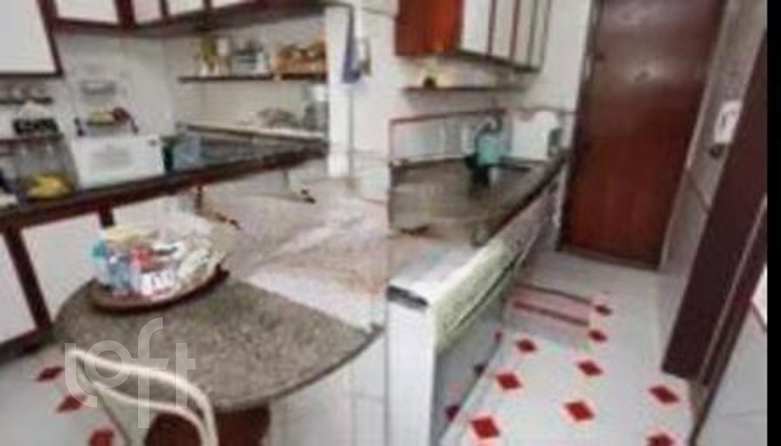 Apartamento à venda com 3 quartos, 180m² - Foto 2