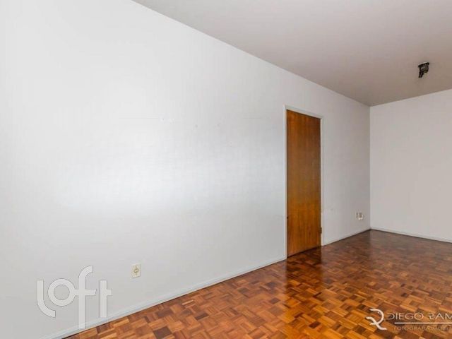 Apartamento com 80m², 2 dormitórios, 2 vagas, Menino Deus em Porto Alegre