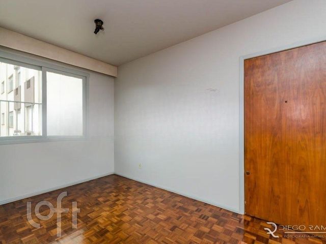 Apartamento com 80m², 2 dormitórios, 2 vagas, Menino Deus em Porto Alegre
