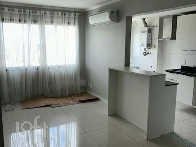 Apartamento com 68m², 2 dormitórios, 1 suíte, 2 vagas, Menino Deus em Porto Alegre