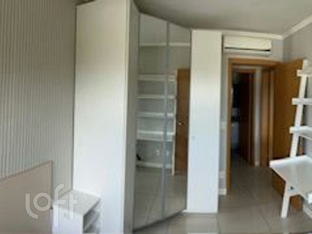 Apartamento com 68m², 2 dormitórios, 1 suíte, 2 vagas, Menino Deus em Porto Alegre