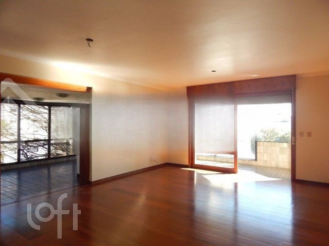 Apartamento com 215m², 3 dormitórios, 1 suíte, 1 vaga, Independência em Porto Alegre