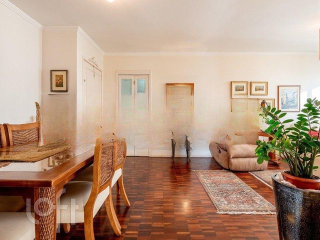 Apartamento com 102m², 3 dormitórios, 1 suíte, 1 vaga, Auxiliadora em Porto Alegre