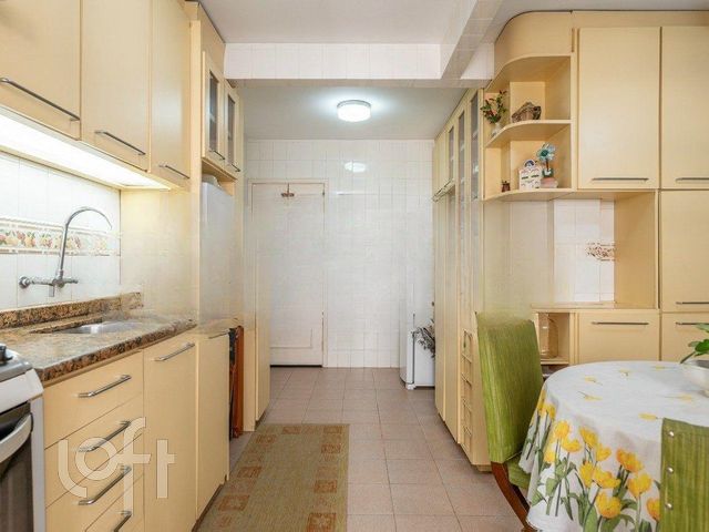 Apartamento com 102m², 3 dormitórios, 1 suíte, 1 vaga, Auxiliadora em Porto Alegre