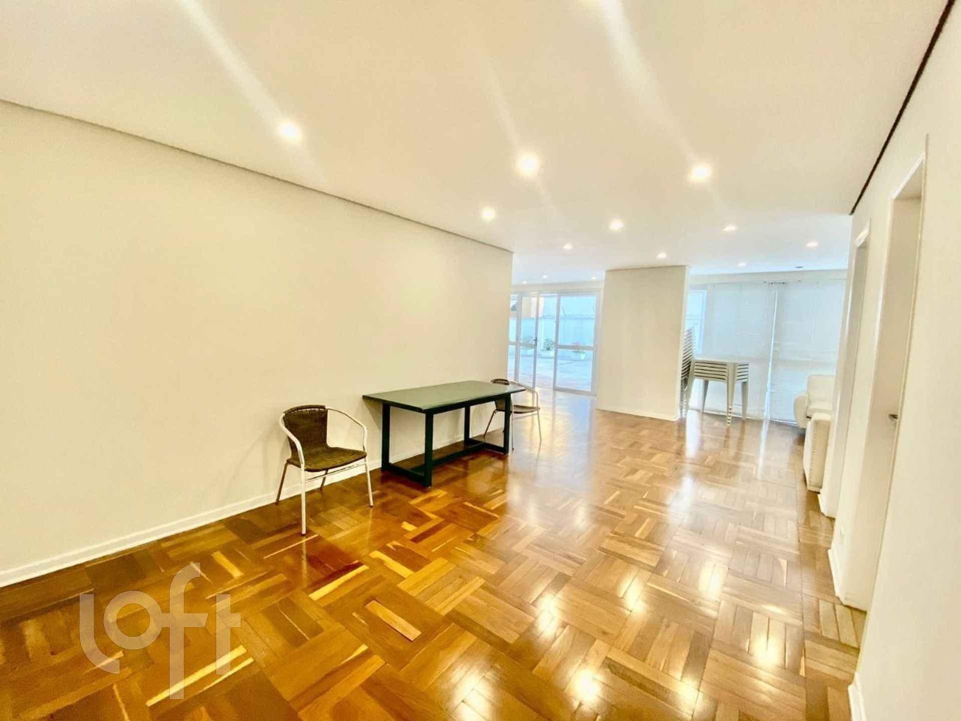 Apartamento à venda com 2 quartos, 84m² - Foto 17