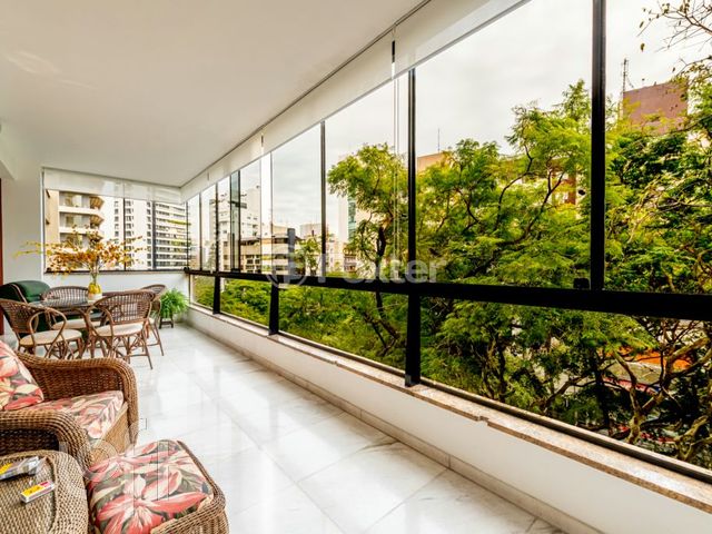 Apartamento com 257m², 3 dormitórios, 1 suíte, 2 vagas, Petrópolis em Porto Alegre