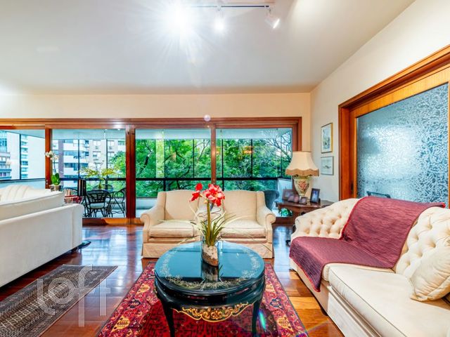 Apartamento com 257m², 3 dormitórios, 1 suíte, 2 vagas, Petrópolis em Porto Alegre