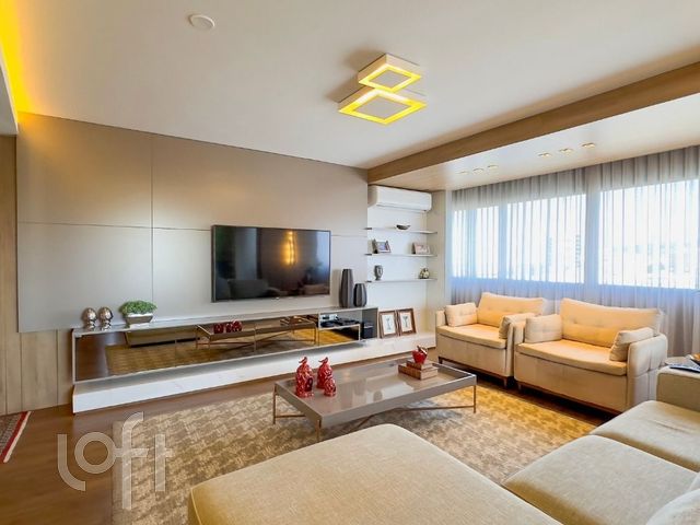 Apartamento com 122m², 3 dormitórios, 2 suítes, 3 vagas, Petrópolis em Porto Alegre