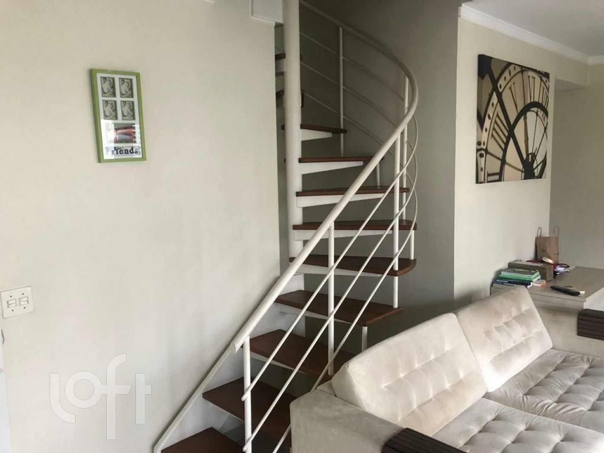 Apartamento à venda com 1 quarto, 98m² - Foto 1