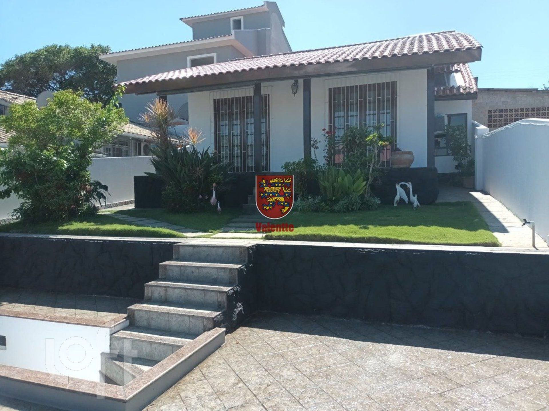 Casa Residencial com 390m², 4 quartos, 1 suíte, 2 garagens, no bairro Capoeiras em Florianópolis