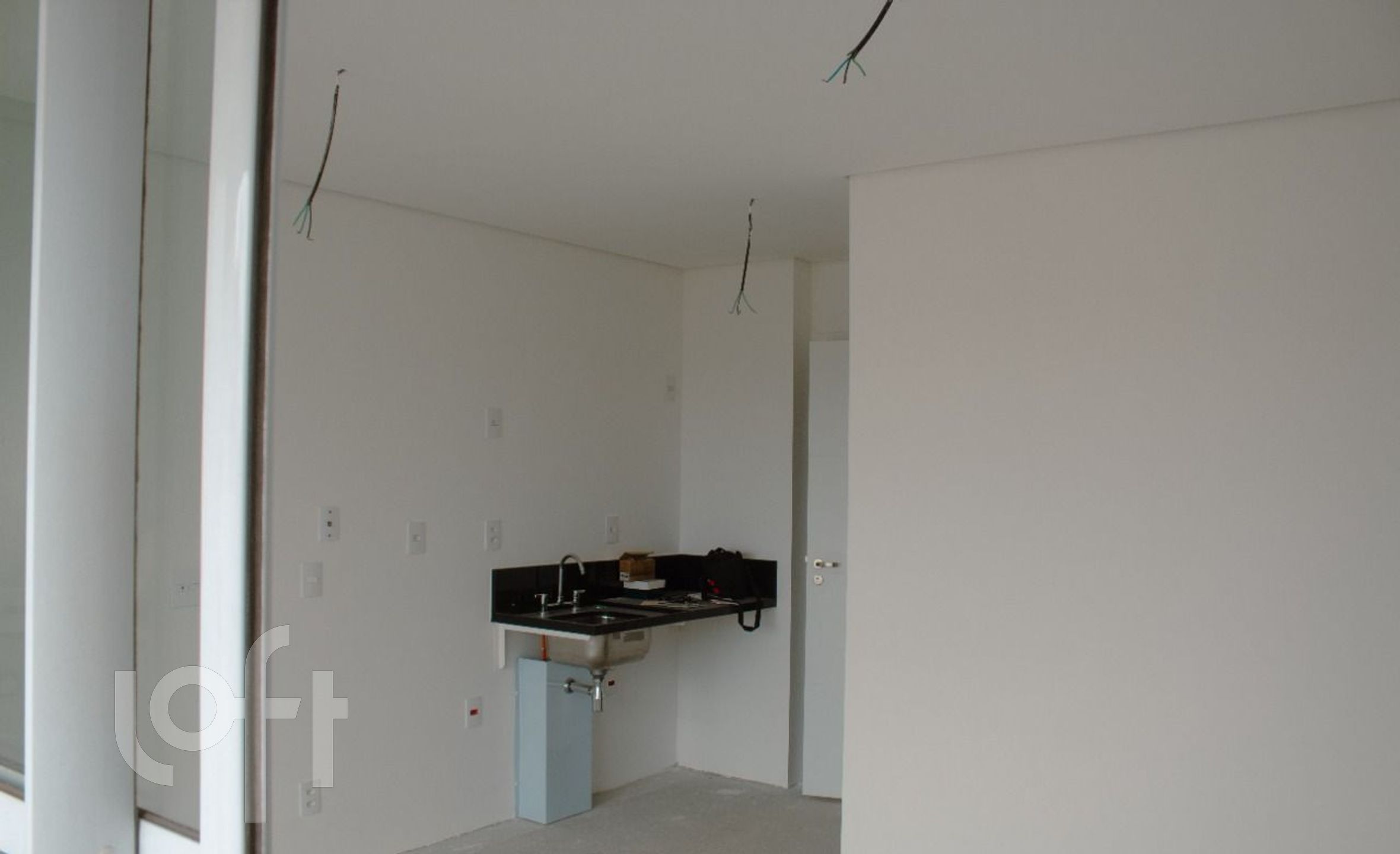 Apartamento à venda com 1 quarto, 28m² - Foto 2