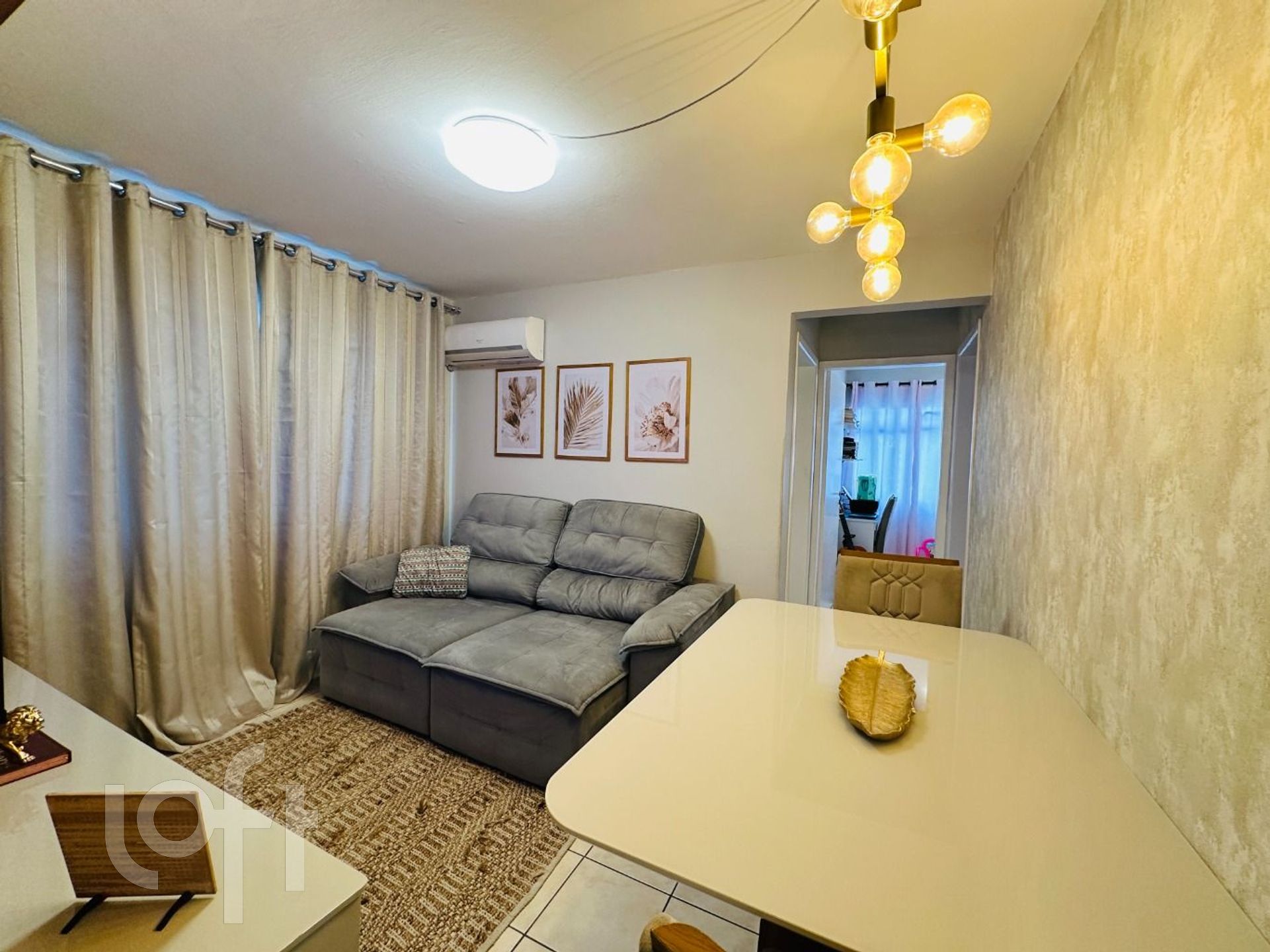 Apartamento à venda em Estreito com 43 m², 2 quartos, 1 vaga