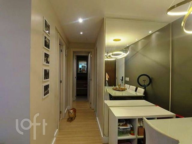 Apartamento com 64m², 2 dormitórios, 1 suíte, 2 vagas, Jardim Botânico em Porto Alegre