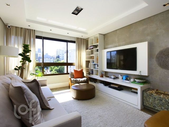 Apartamento com 75m², 2 dormitórios, 1 suíte, 2 vagas, Petrópolis em Porto Alegre