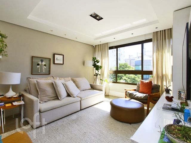 Apartamento com 75m², 2 dormitórios, 1 suíte, 2 vagas, Petrópolis em Porto Alegre