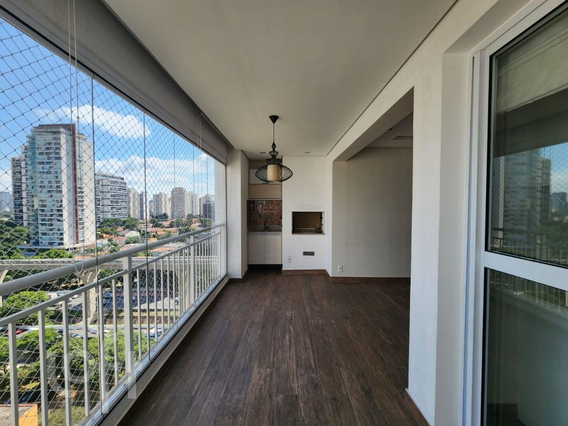 Apartamento à venda com 3 quartos, 95m² - Foto 2