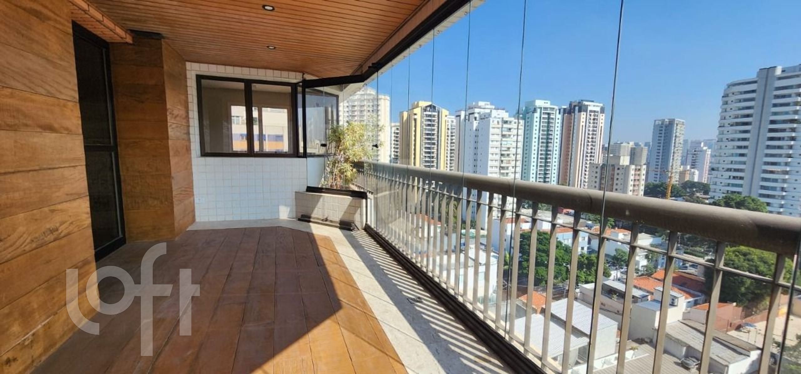 Apartamento à venda com 4 quartos, 200m² - Foto 2