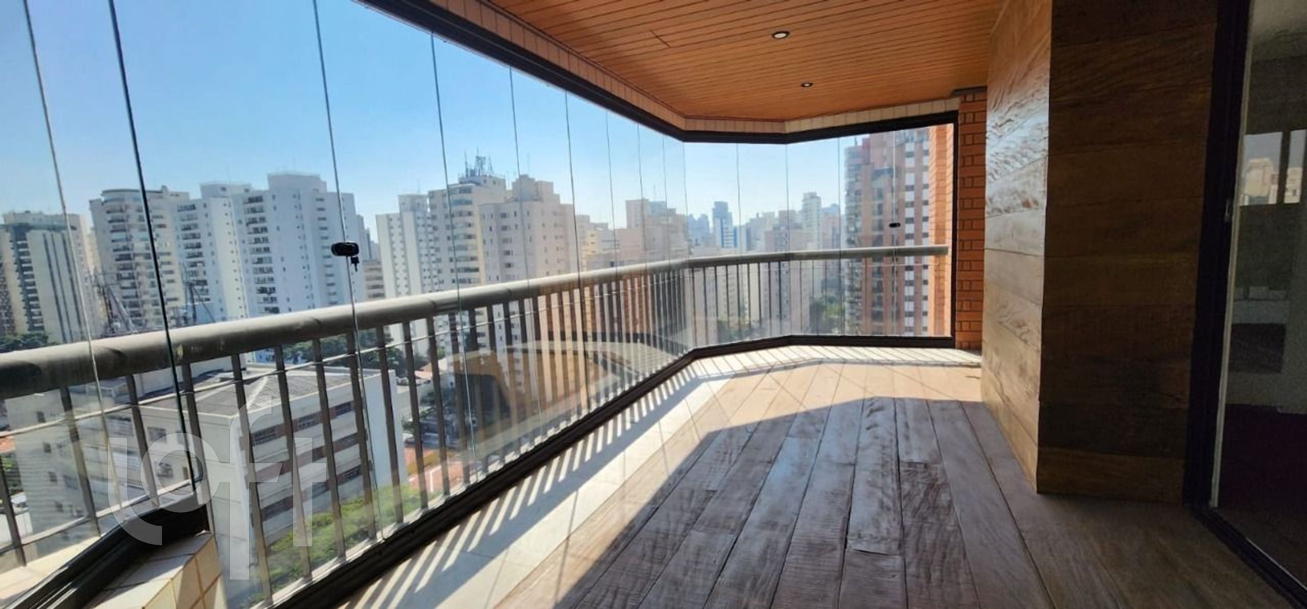 Apartamento à venda com 4 quartos, 200m² - Foto 1