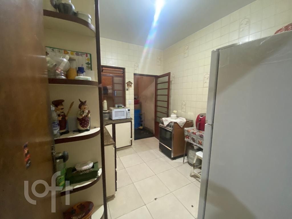 Casa à venda com 3 quartos, 200m² - Foto 8