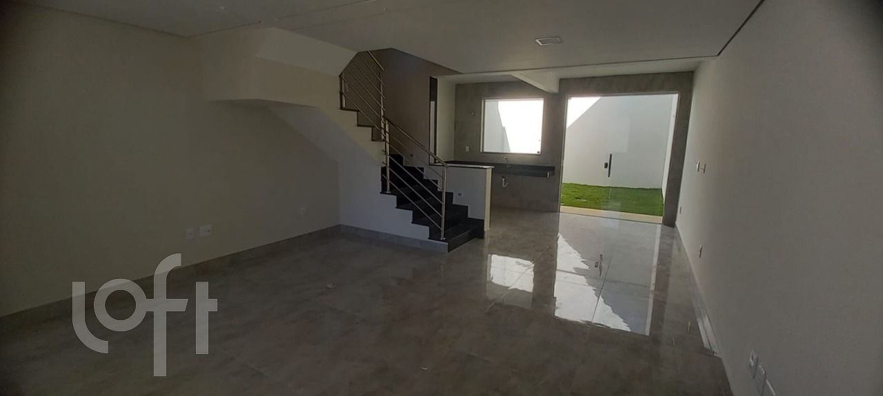 Casa à venda com 3 quartos, 185m² - Foto 1